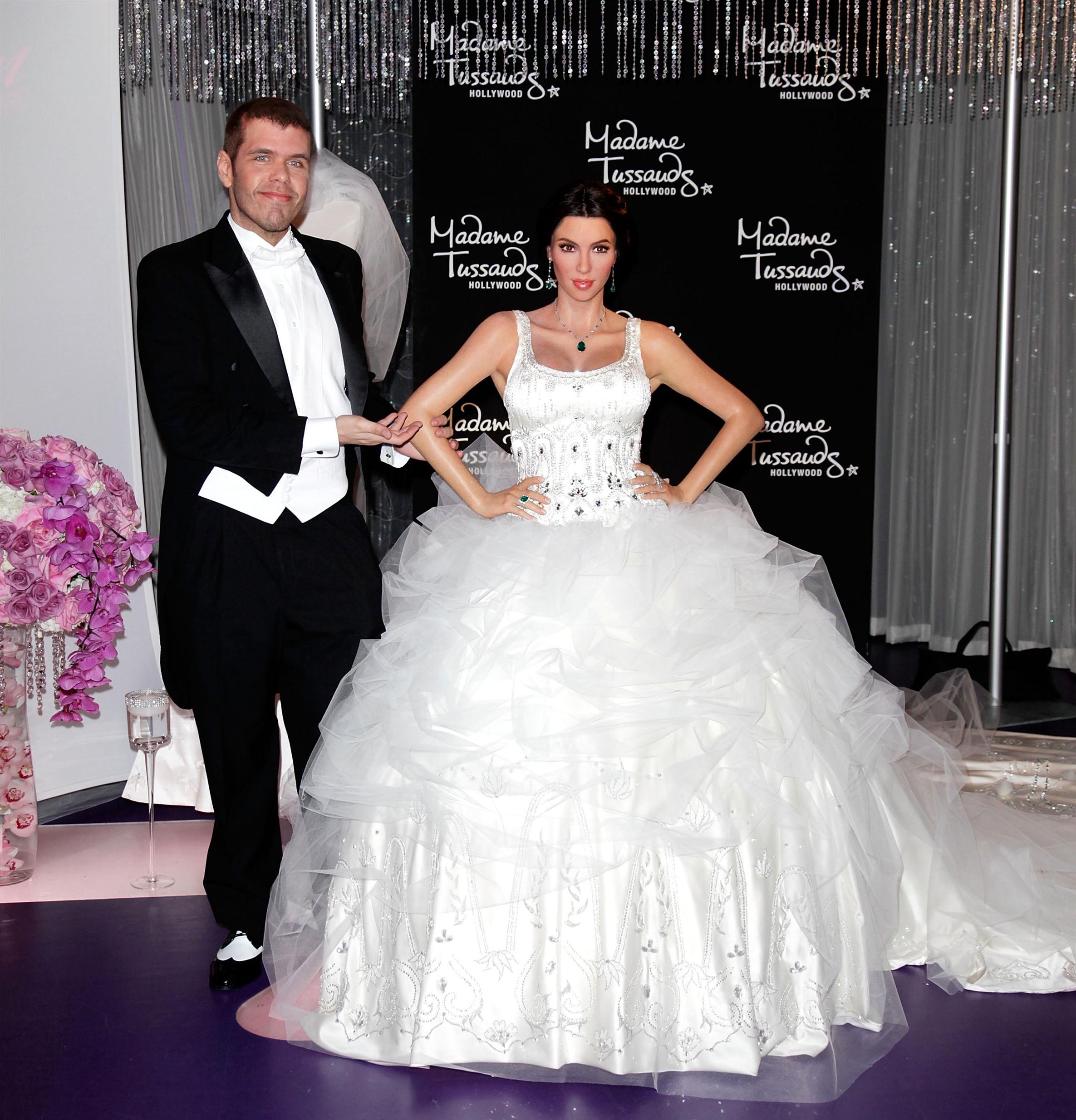 The unveiling of Kim Kardashian s wedding-themed wax figure dress | Picture 62800